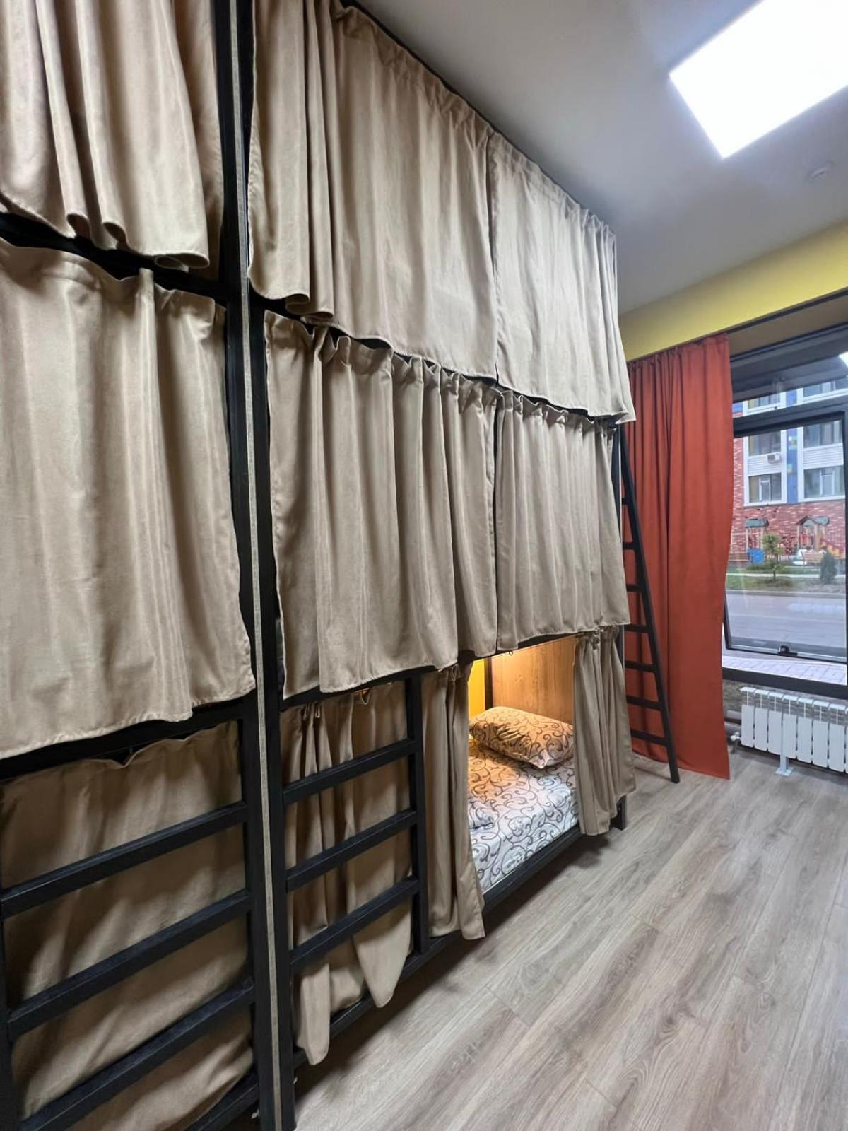 Hostel Рой Ałma Ata Zewnętrze zdjęcie