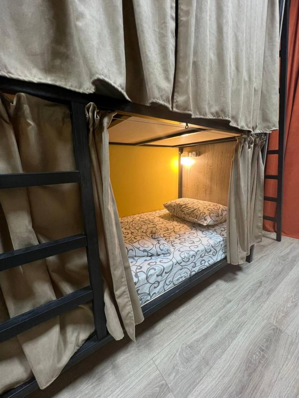 Hostel Рой Ałma Ata Zewnętrze zdjęcie